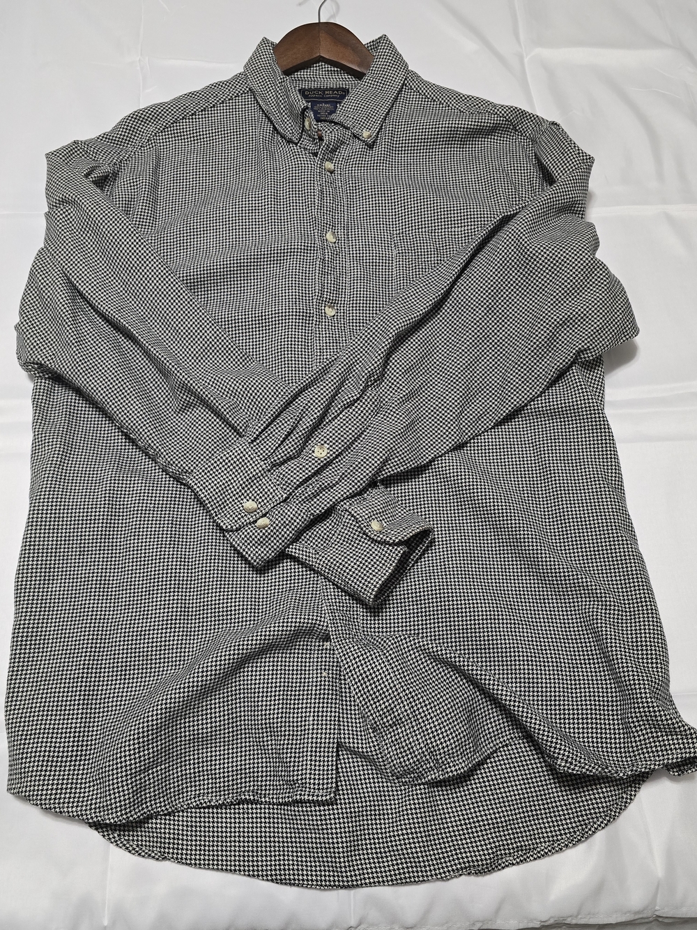 Duck Head Men's Black & White Hounds Tooth Button-Down Shirt